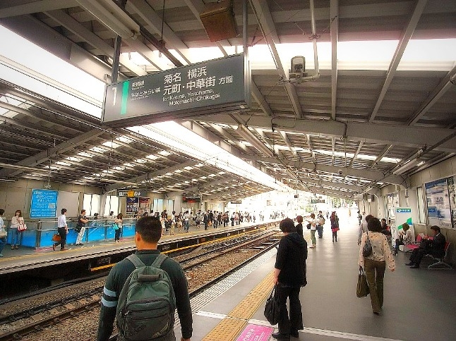 東急東横線の急行停車駅、綱島駅。横浜駅まで最短１１分の近さ。