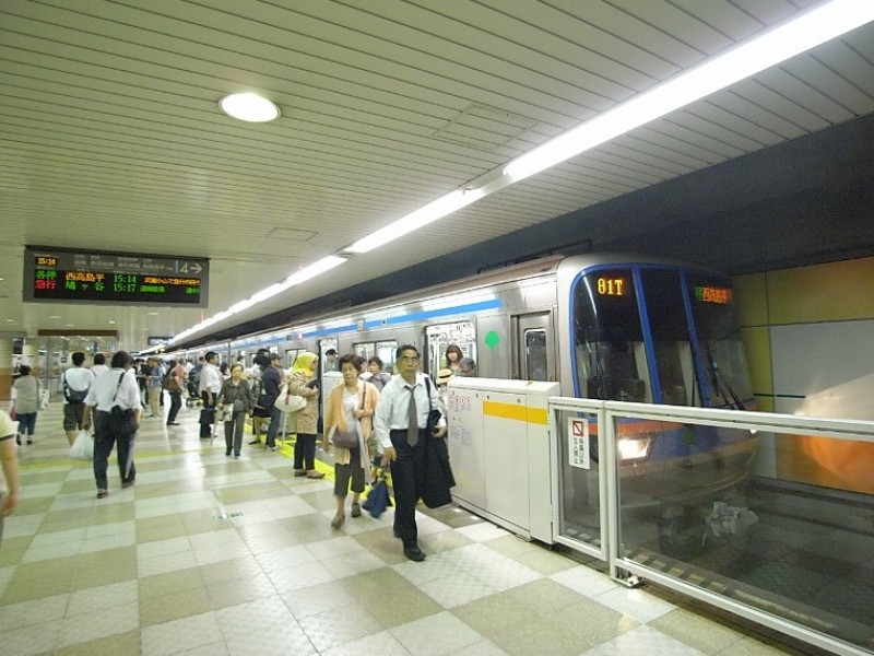 大岡山駅は同じホームで三田線や南北線へ直通の目黒線へ乗り換え可能！