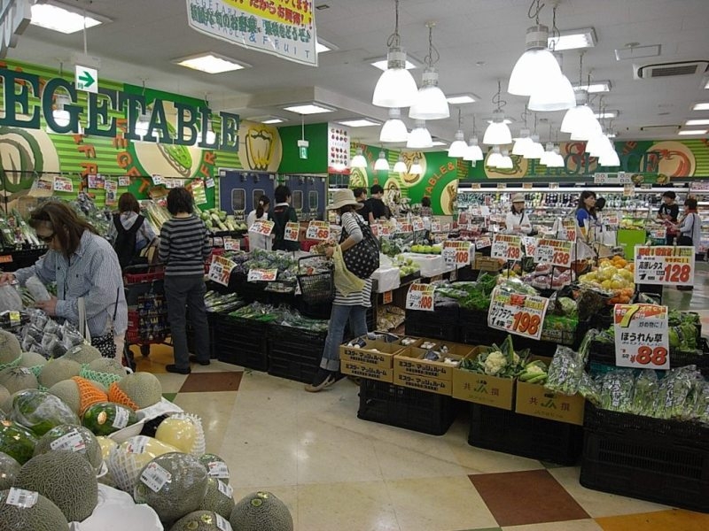 世田谷区に多数展開するスーパー「オオゼキ」。下北沢店は10:00〜21:45まで営業