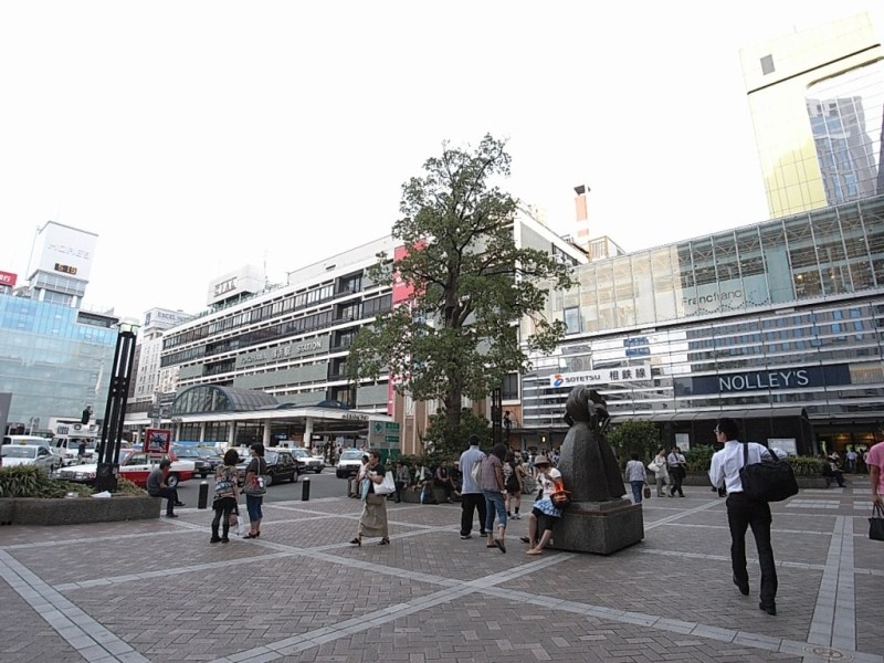 多数の大学・専門学校が電車30分以内、アルバイトも遊びも横浜が中心という学生さんは多い